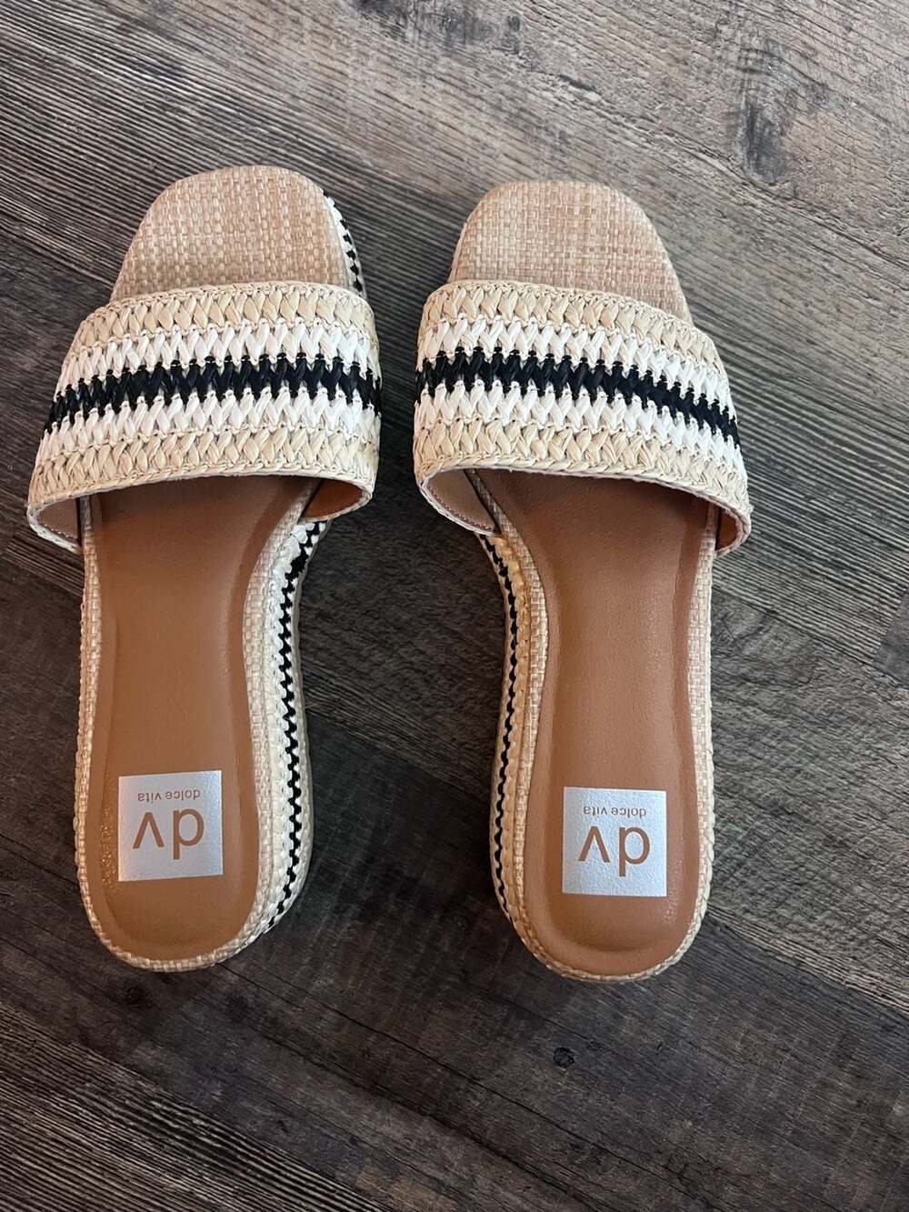 DV Dolce Vita Pawney Size 8 Platform Slide Sandals